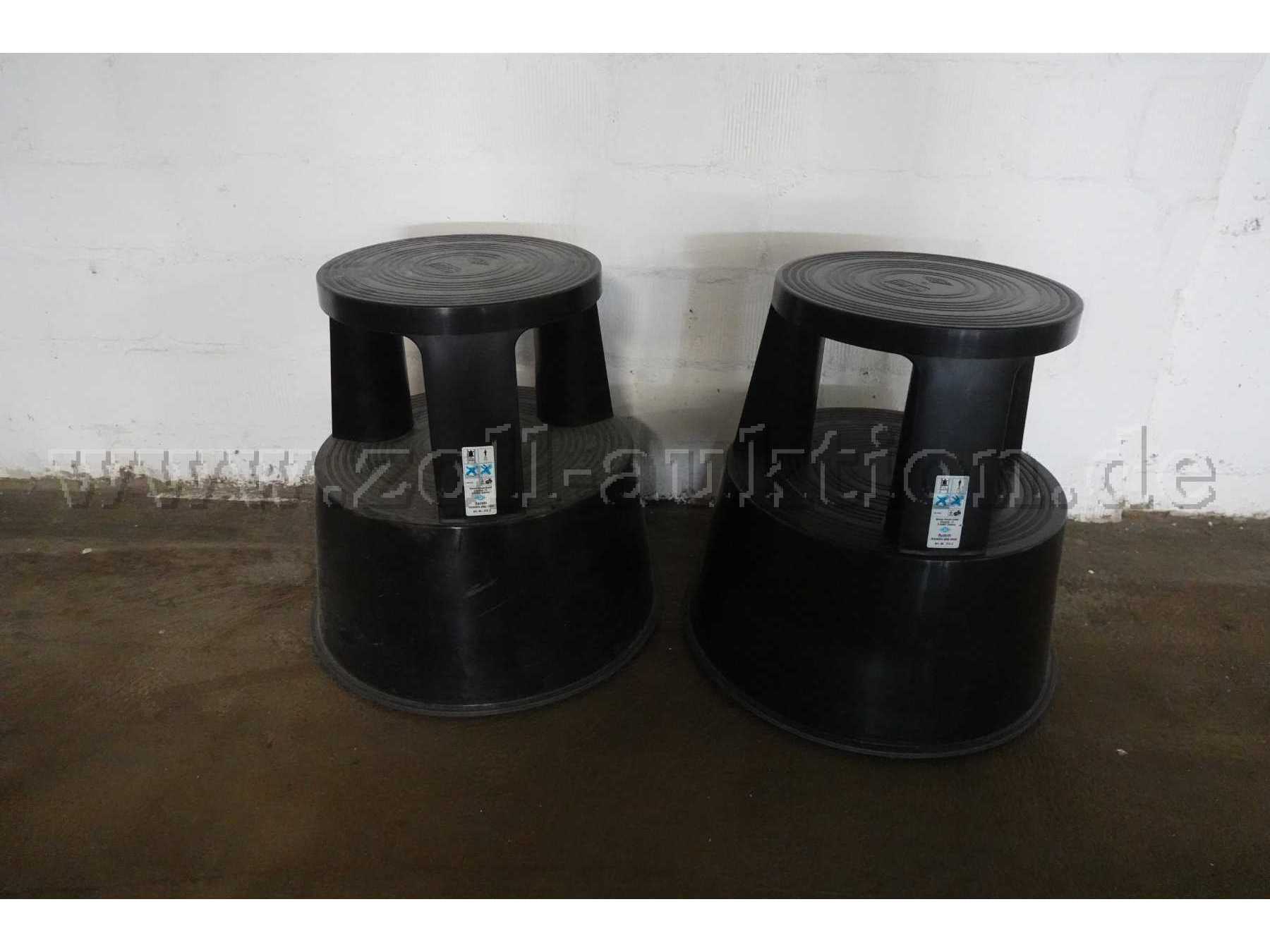 2 Rolltritte in schwarz - Seitenansicht
