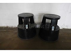 2 Rolltritte in schwarz - Seitenansicht