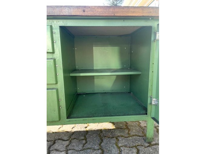 Ansicht geöffnete Tür 
Bild beispielhaft