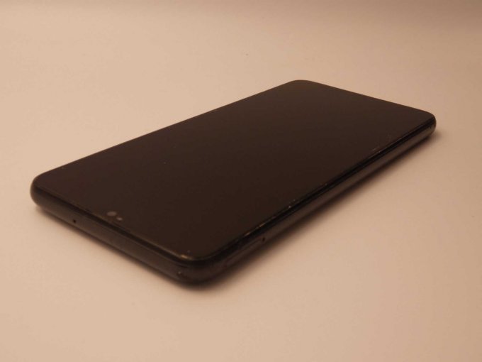 Samsung A12_ Ansicht auf linken Rand/ obere linke Ecke/ oberer Rand