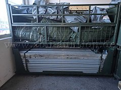 Zwei Transportboxen übereinander.