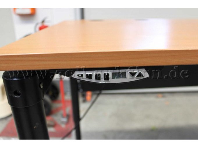 2 elektrisch höhenverstellbare Schreibtische von VS, gebraucht – foto 5 – kavel bij Zoll-Auktion, Berlin