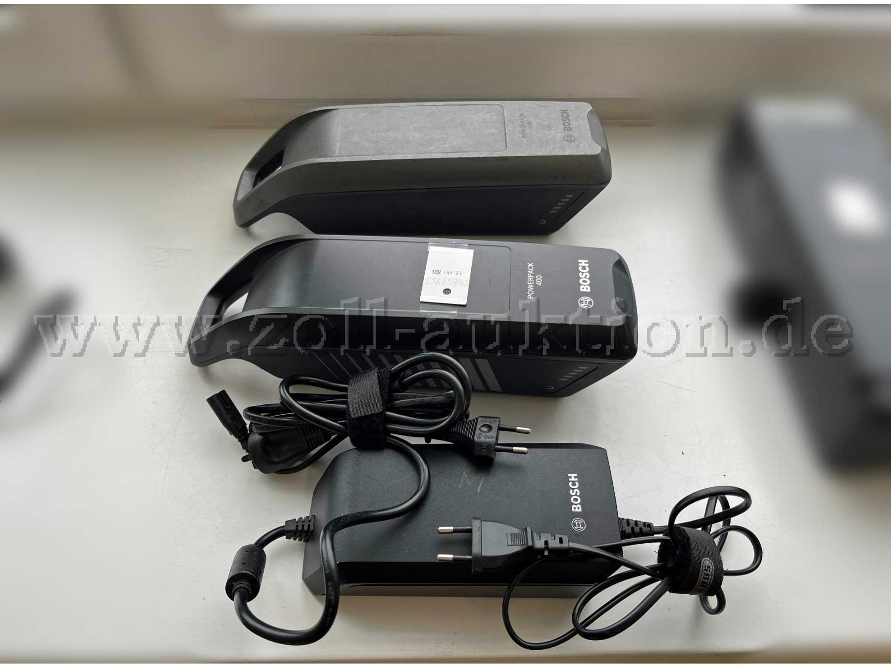 Übersicht Bosch Power Pack 400 mit Ladegerät von Bosch