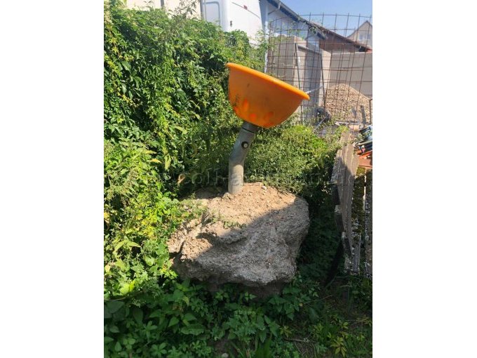 Drehschüssel Gesamtansicht mit Fundamentblock