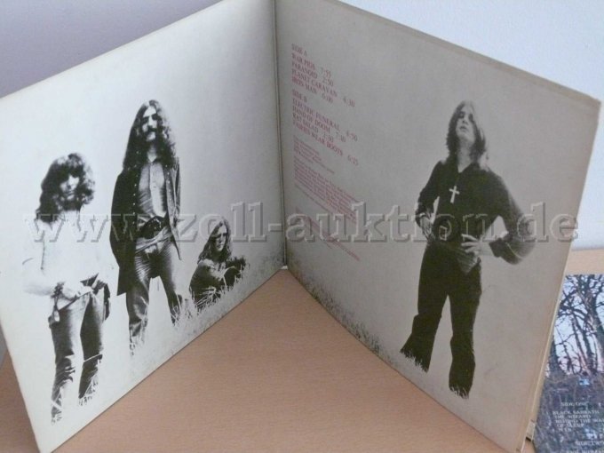 Das Album PARANOID aufgeklappt