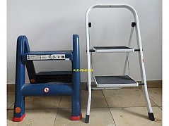 Lieferumfang CURVER Klapptritt (2-stufig) und Toppy antislip (2-stufig)