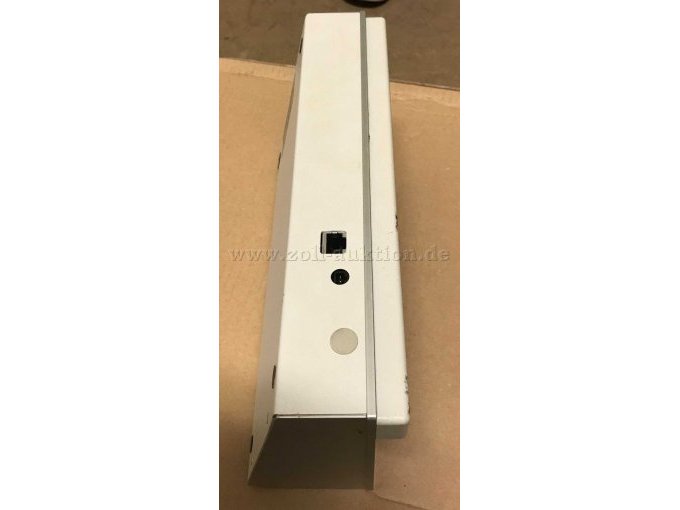 Seitenansicht mit RJ45 Eingang.