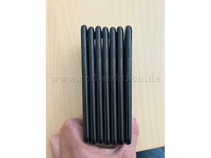 30 Apple iPhone SE | zwart | 64 GB | 2020 – foto 2 – kavel bij Zoll-Auktion, Münster