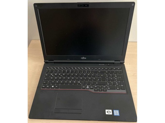 Laptop aufgeklappt