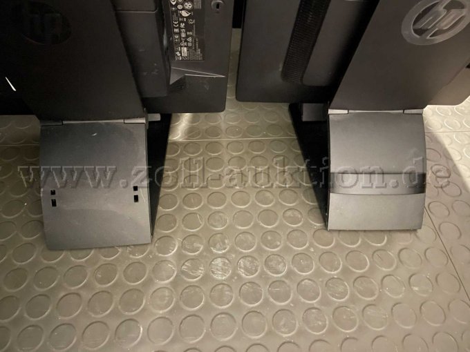 16 Geräte mit Kabelklemme
14 Geräte ohne Kabelklemme