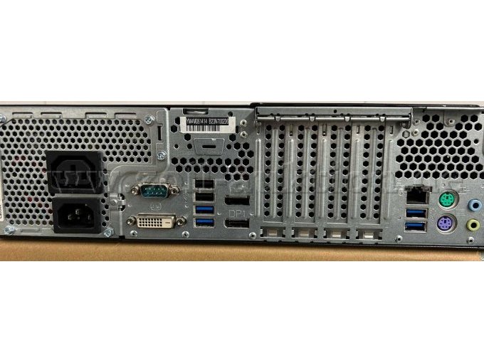 PC/Workstation Fujitsu Esprimo D756/E90+ - Rückansicht mit Anschlüssen (Beispielbild)