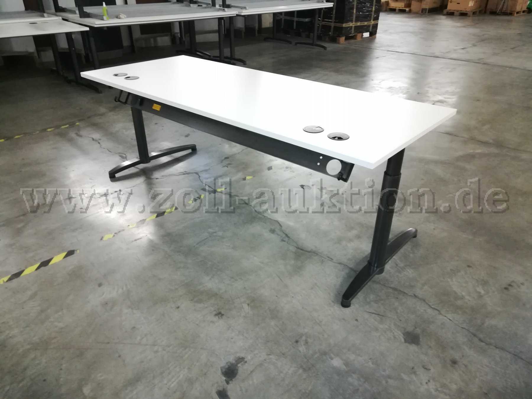 30 Schreibtische mechanisch höhenverstellbar 180x80cm, C-Fuß-Gestell, Fa. Assman