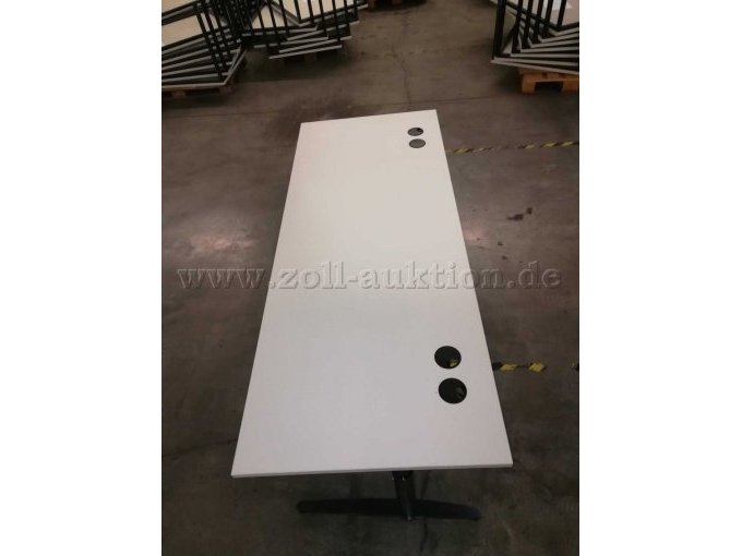 30 Schreibtische mechanisch höhenverstellbar 180x80cm, C-Fuß-Gestell, Fa. Assman – foto 5 – kavel bij Zoll-Auktion, Nürnberg