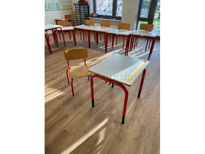 1 x Garnitur Schultisch und Stuhl
