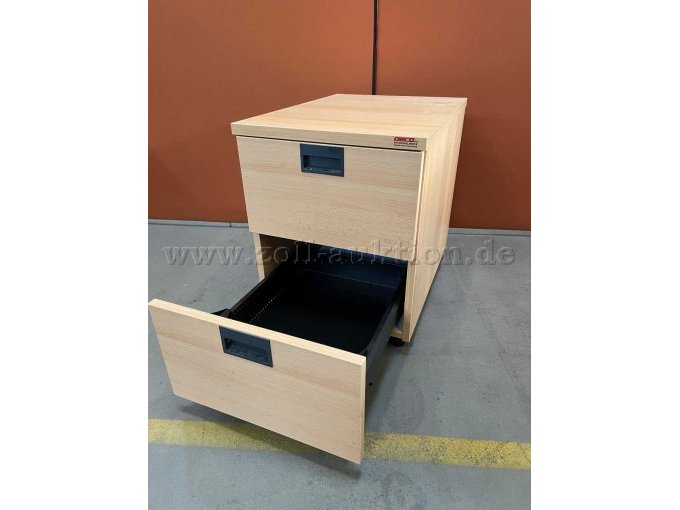 Ansicht vorne, eine Schublade offen