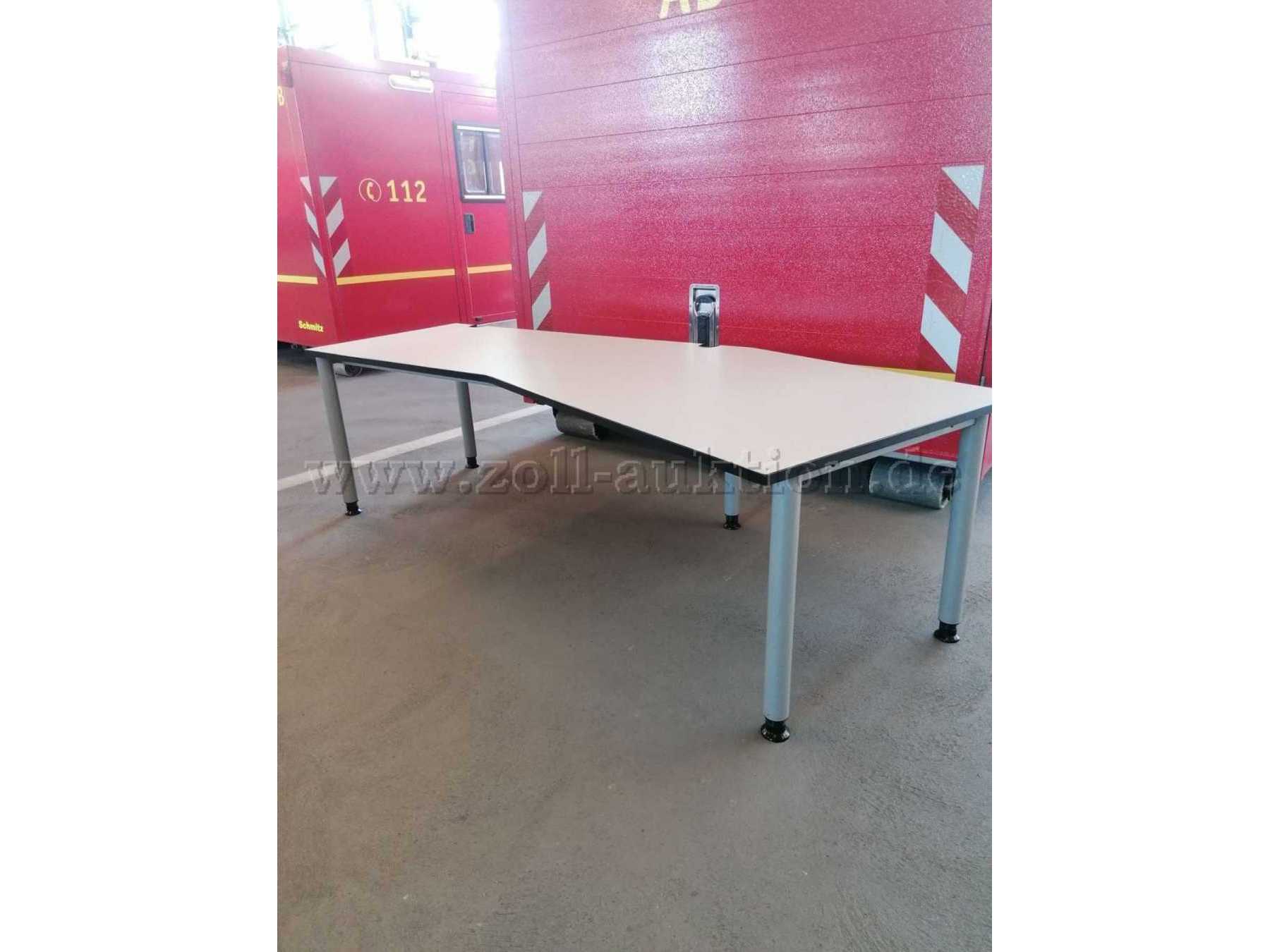 Tisch Seitenansicht