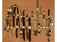 30 gebrauchte Uhren der Hersteller „Citizen“, „Fossil“ u.w.