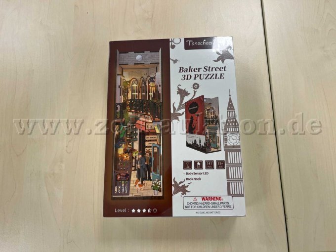 Holz-Diorama/3D-Puzzle mit Beleuchtung "Baker Street" von Tonecheer, neuwertig in OVP (ungeöffnet)
