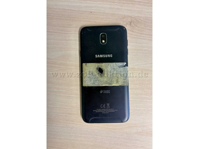 Galaxy J7 Rückseite, Reste von Inventaraufkleber