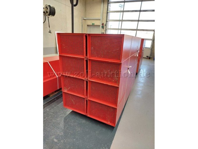 8 Spinde liegend verpackt.