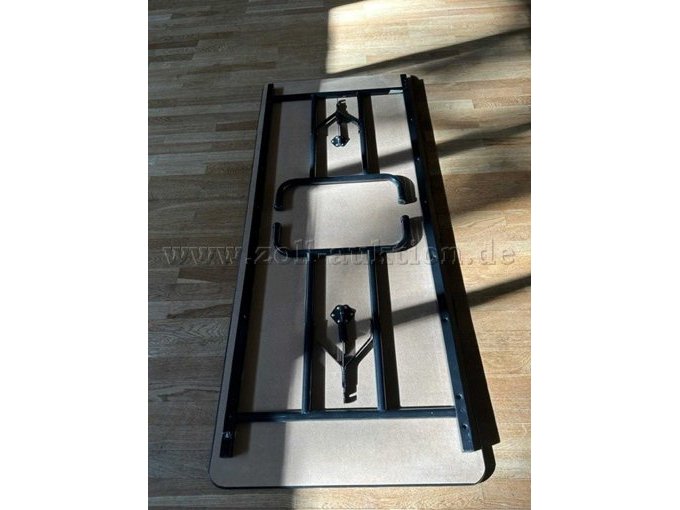 Tisch Hell Unterseite