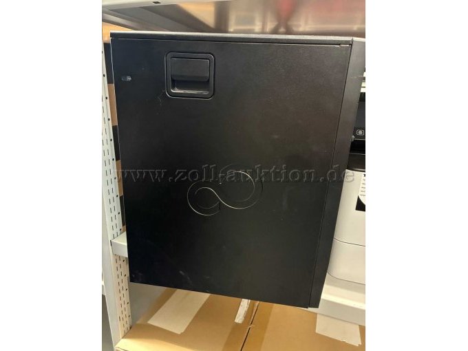 PC von der Seite (Klappe, um ins Innere zu gucken)