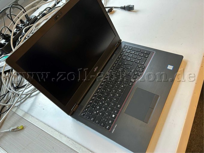 Beispielbild Fujitsu Notebook Lifebook U757 - seitliche Draufsicht (aufgeklappt)