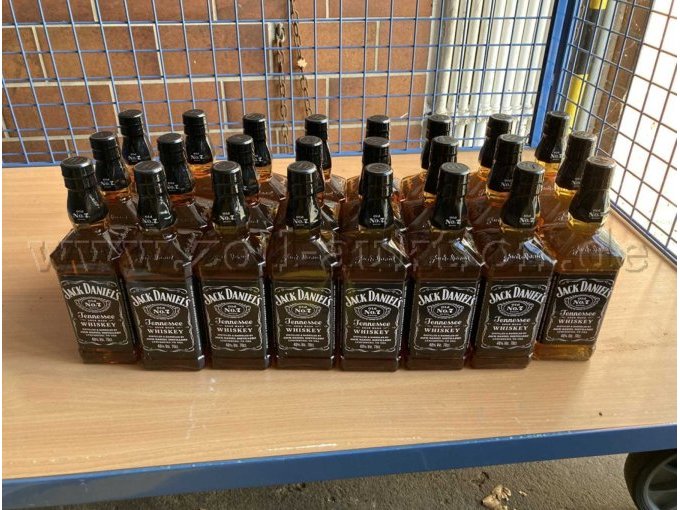 24 Flaschen Jack Daniels