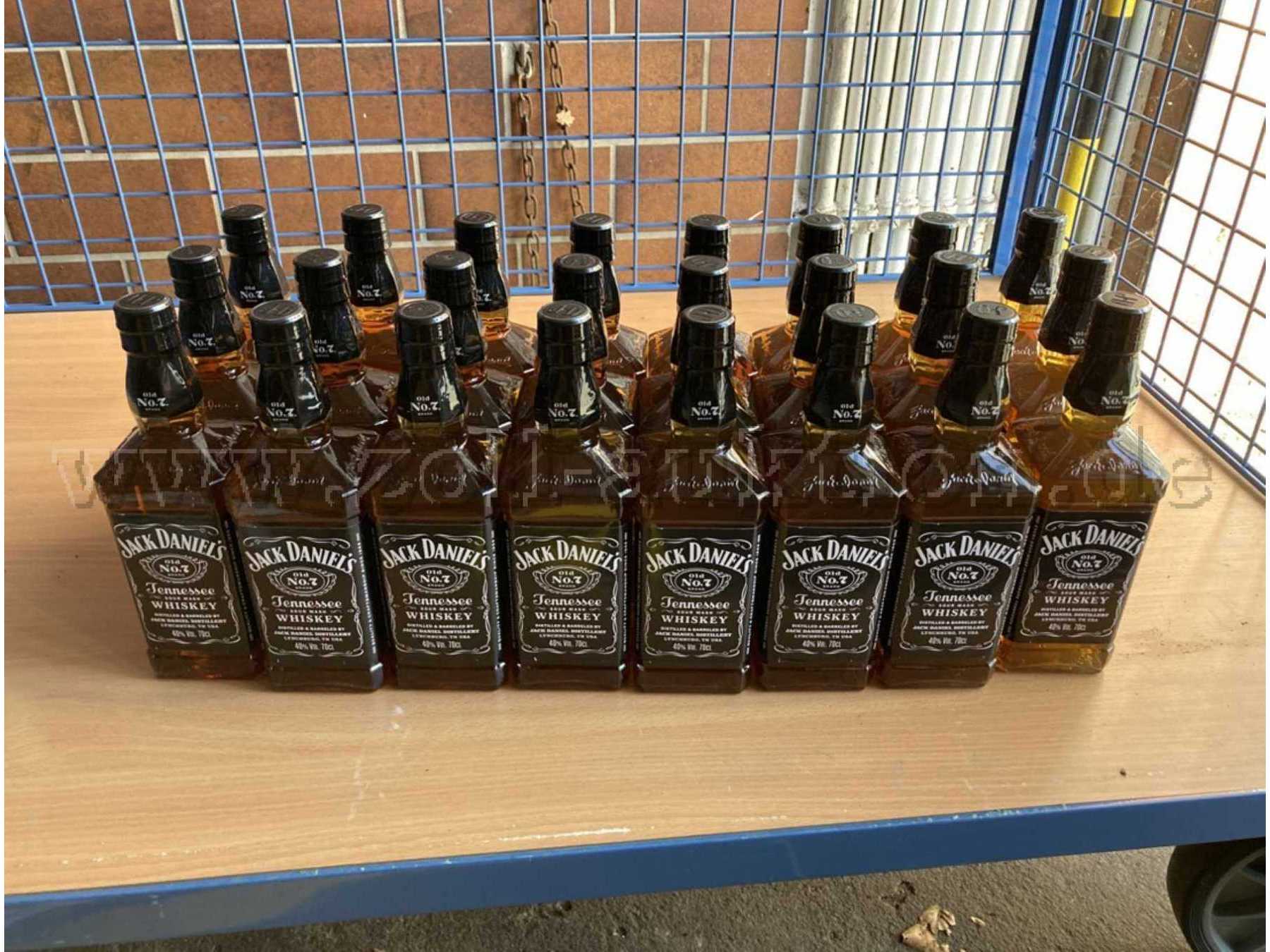 24 Flaschen Jack Daniels