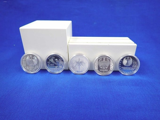 Charge 1: Nennwertseite der Münzen