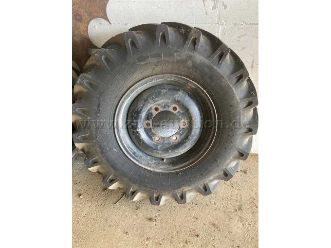 Reifen 2 Frontansicht