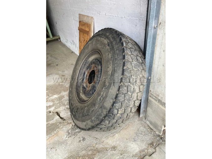 Reifen 3 Seitenansicht