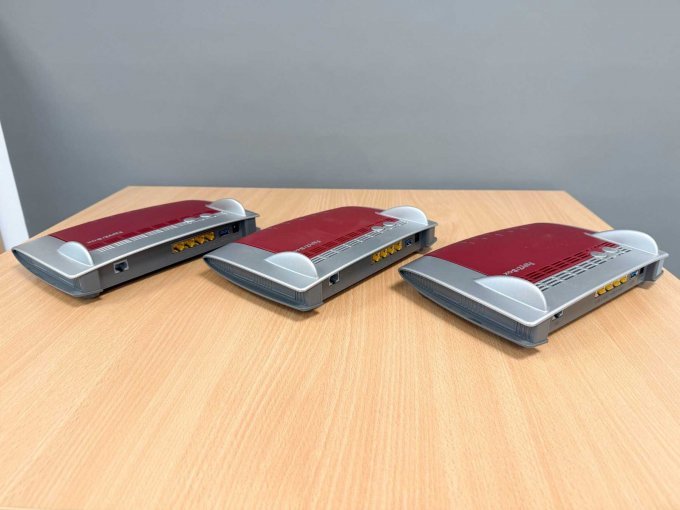 3x AVM FRITZ!Box 3490 
Rückansicht