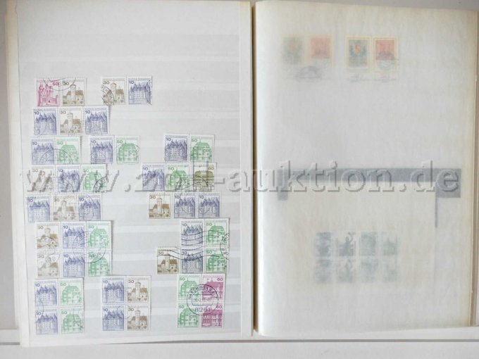 Teilansicht unterschiedliche Briefmarken