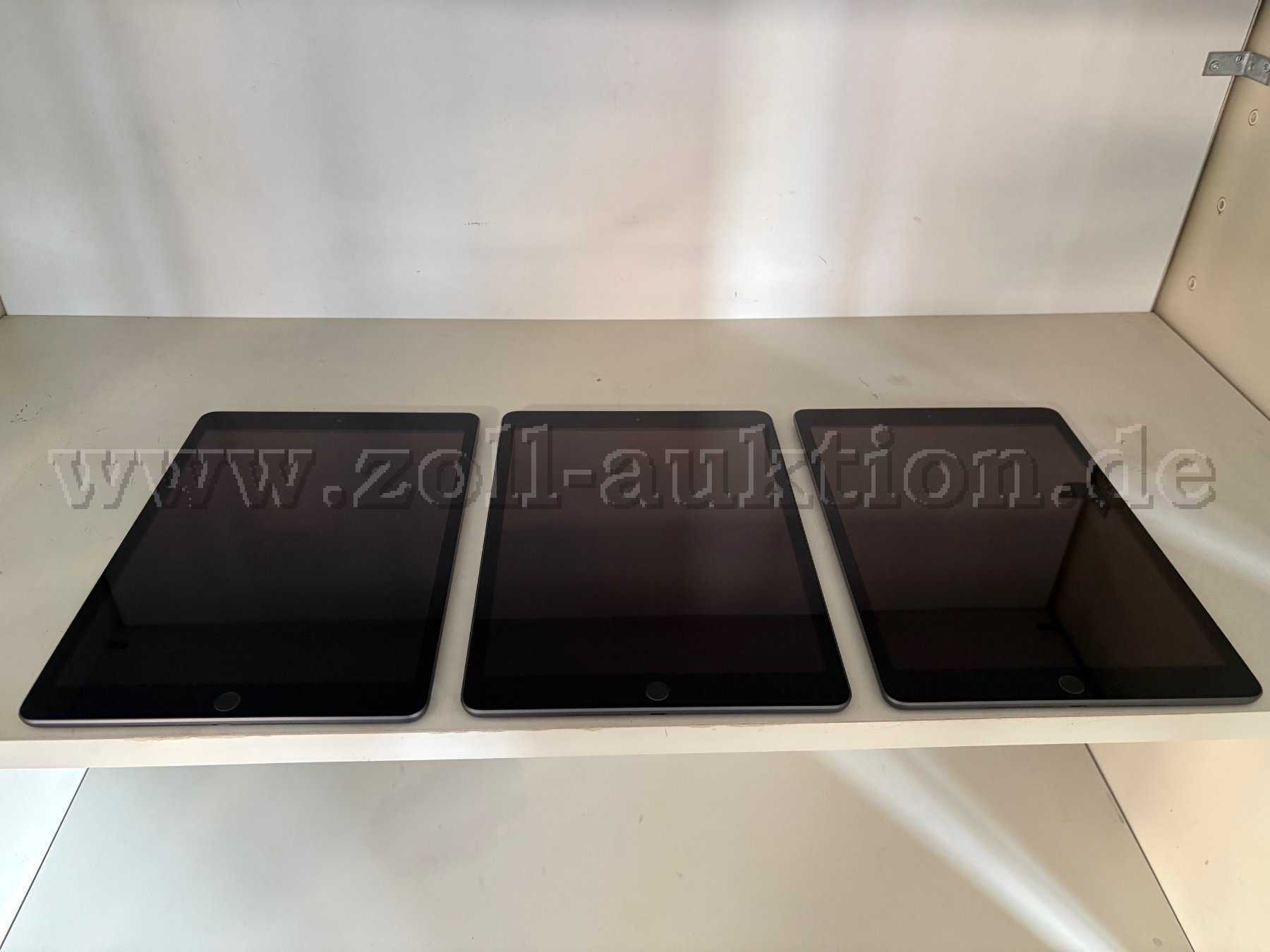 iPad 8 Front