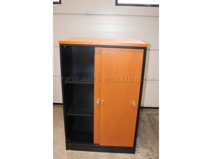 Schiebetürenschrank offen