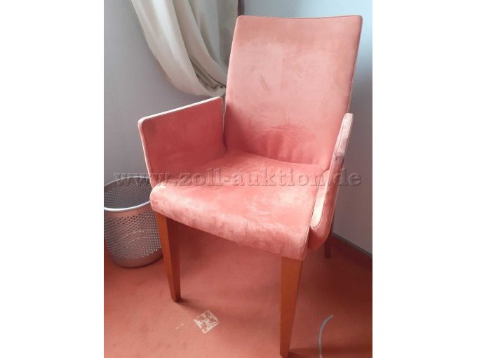 Traustuhl Terracotta Armlehnen