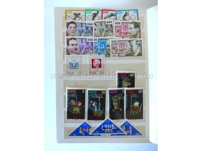 Innenansicht verschiedene Briefmarken überwiegend DDR