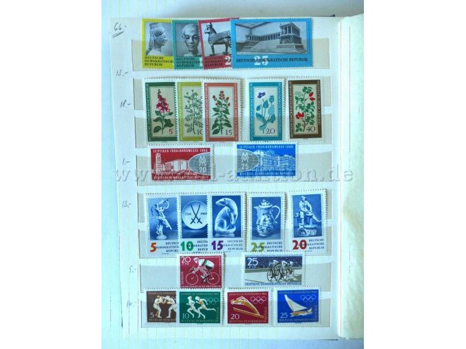 Innenansicht verschiedene Briefmarken überwiegend DDR