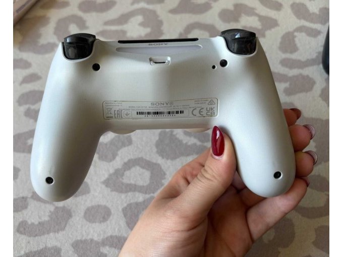 3 controllers, 2 van Sony, 1 merkloos, tweedehands – foto 2 – kavel bij Zoll-Auktion, Mainz