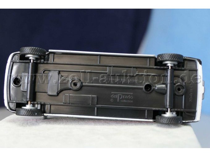 2000 Vehicule plongeur Master Renault Ansicht von unten