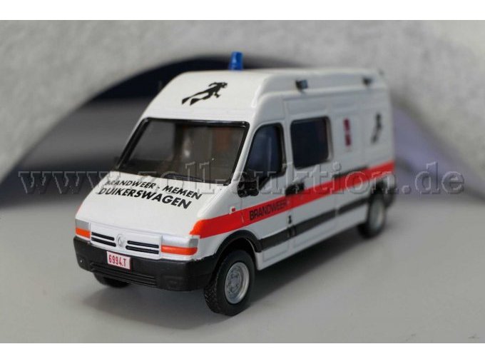 2000 Vehicule plongeur Master Renault Ansicht von vorne