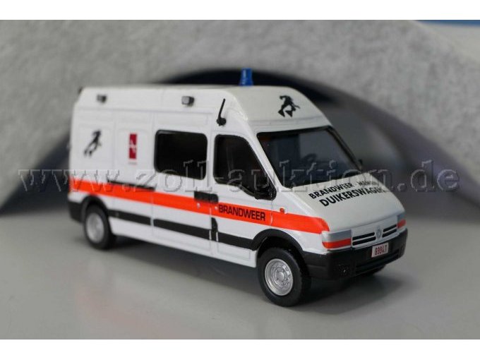 2000 Vehicule plongeur Master Renault Ansicht von vorne