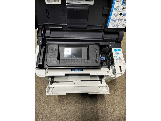 Toner und Einzelblatteinzug