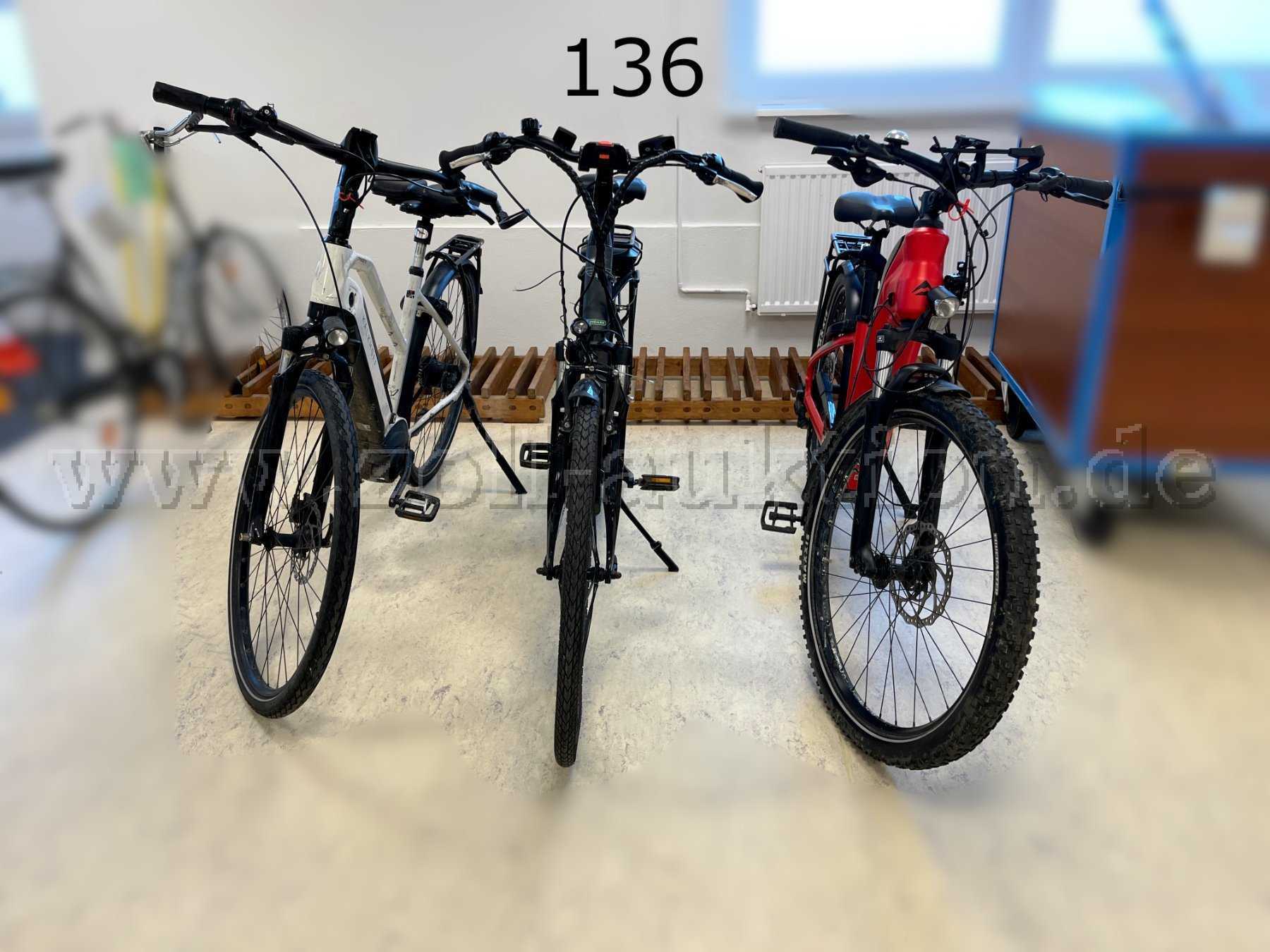 Übersicht Konvolut (von links nach rechts): Kalkhoff "Image 5", Pedelec von Zündapp "Z508" und Merida "eSpresso CC 600 EQ"