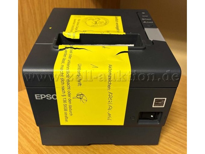 Vorderansicht mit geschlossener Druckerklappe