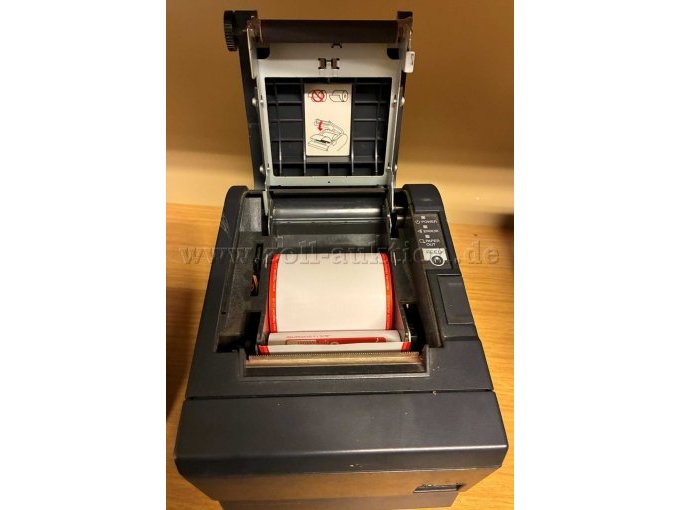 Vorderansicht mit geöffneter Druckerklappe