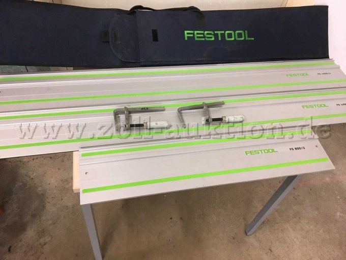 Gesamtansicht mit Tasche Gesamtansicht mit Tasche