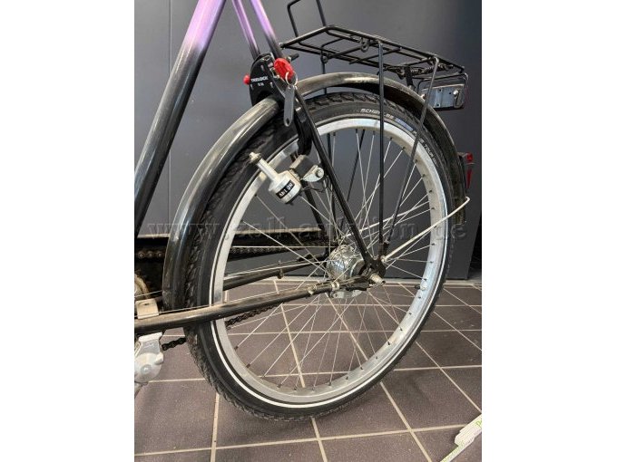 Rad 3, Reifen Nahaufnahme