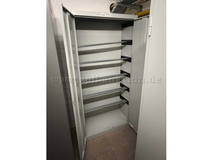 Metallschrank 1 hellgrau offen